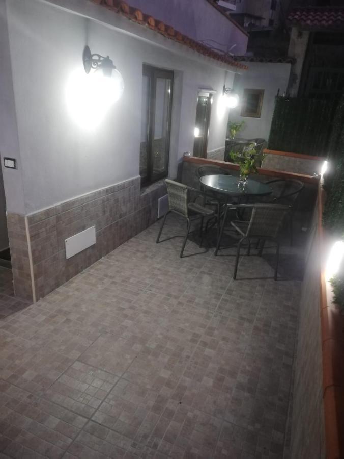 Maremonti Apartments Castellammare di Stabia Exterior foto