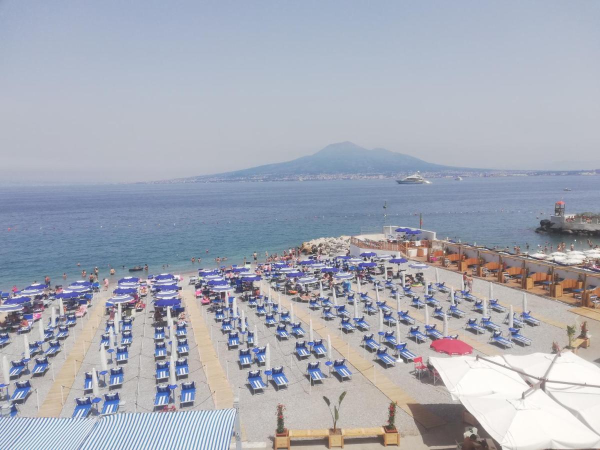 Maremonti Apartments Castellammare di Stabia Exterior foto